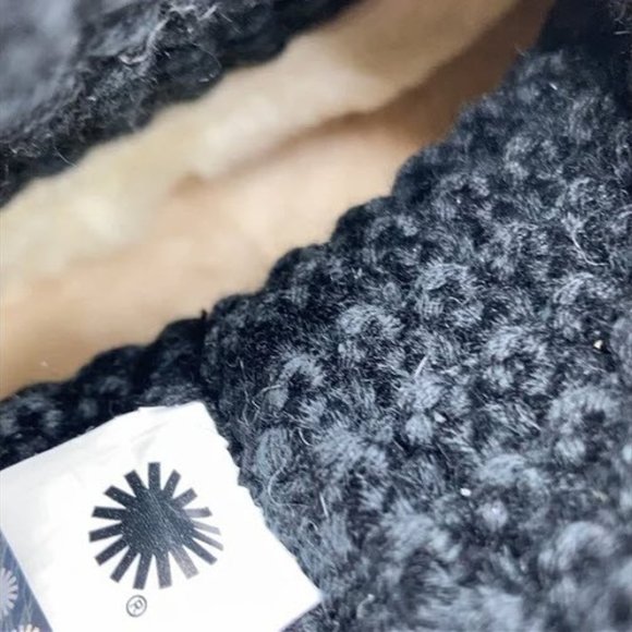 UGG™ Women's Classic Solene Mini Black Boots, US Size 9 - Picture 5 of 5